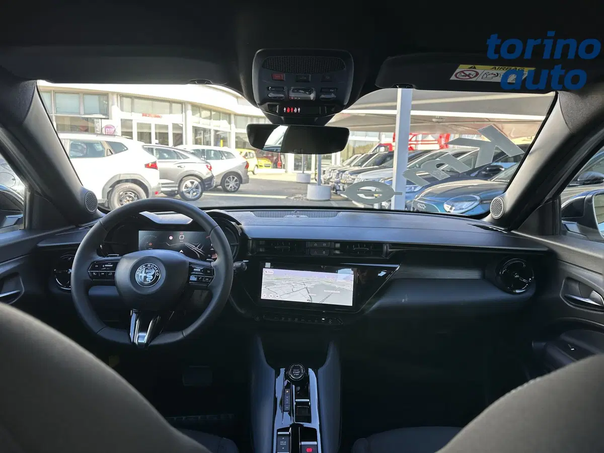 Alfa Romeo Junior nuova a Torino (14)