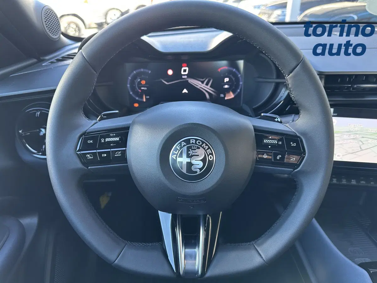 Alfa Romeo Junior nuova a Torino (17)