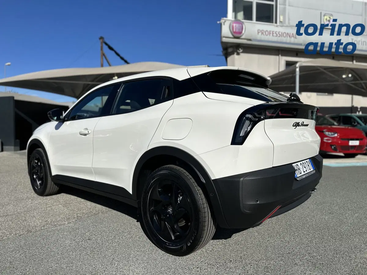 Alfa Romeo Junior nuova a Torino (5)