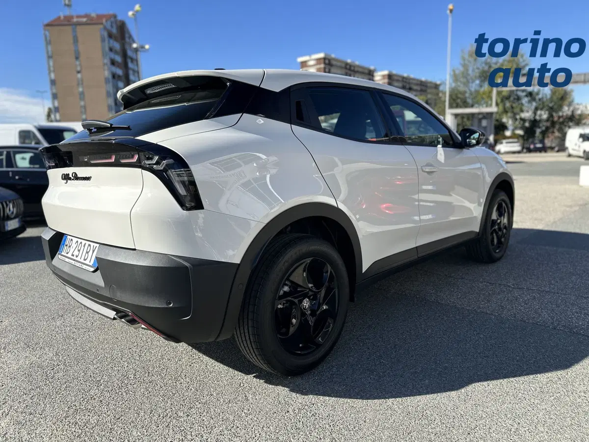 Alfa Romeo Junior nuova a Torino (7)