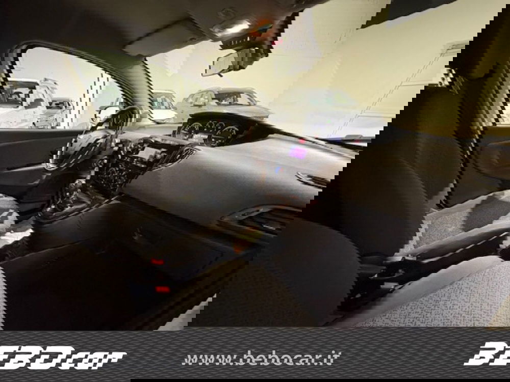 Lancia Ypsilon usata a Torino (16)