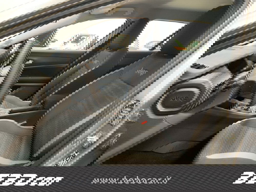 Jeep Avenger nuova a Torino (12)