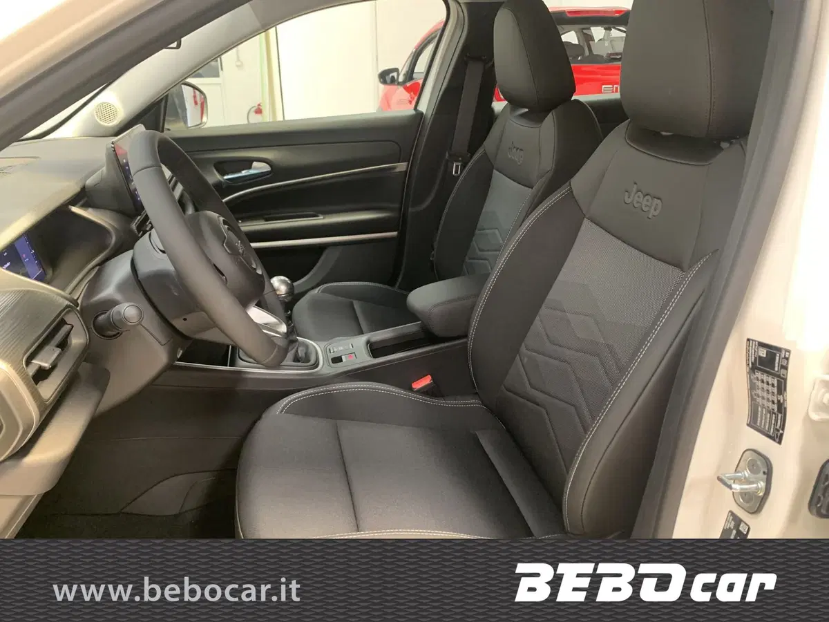 Jeep Avenger nuova a Torino (12)