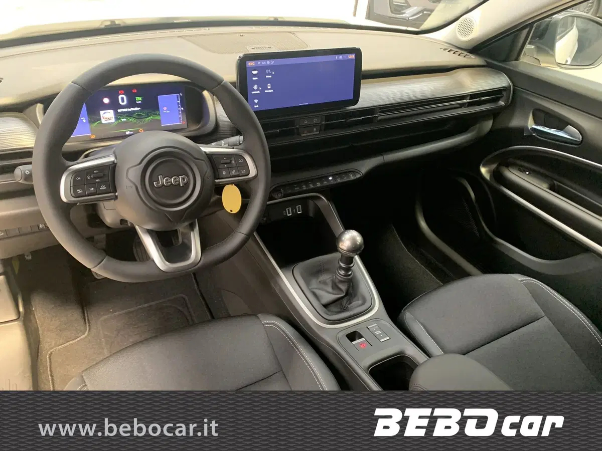 Jeep Avenger nuova a Torino (14)