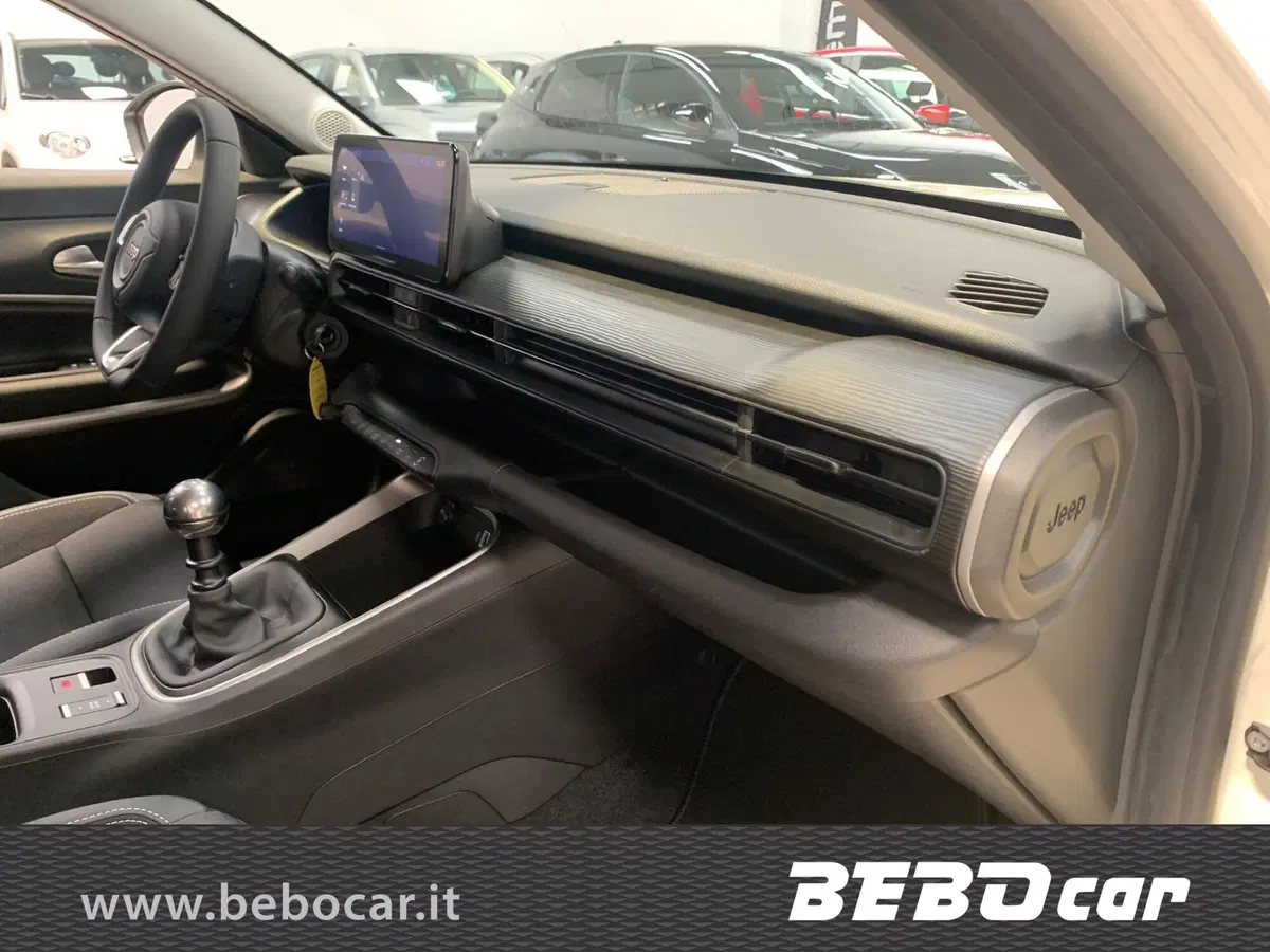 Jeep Avenger nuova a Torino (20)
