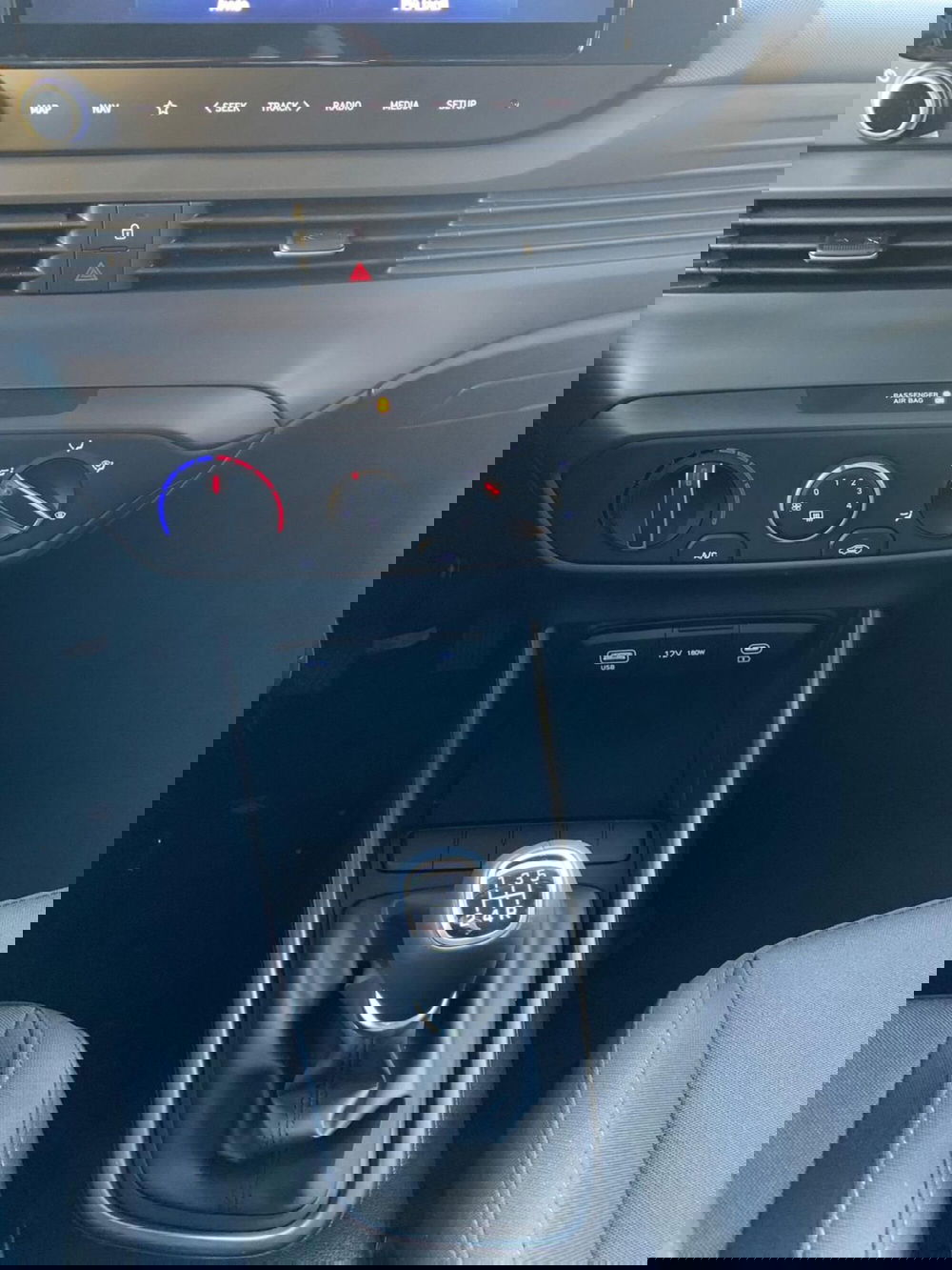 Hyundai i20 nuova a Novara (9)