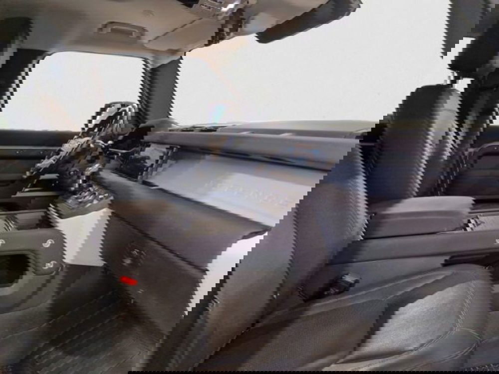 Land Rover Defender usata a Livorno (3)