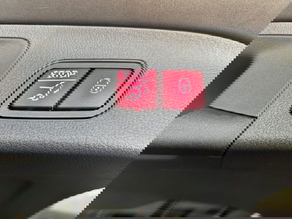 Mercedes-Benz GLA SUV nuova a Potenza (17)