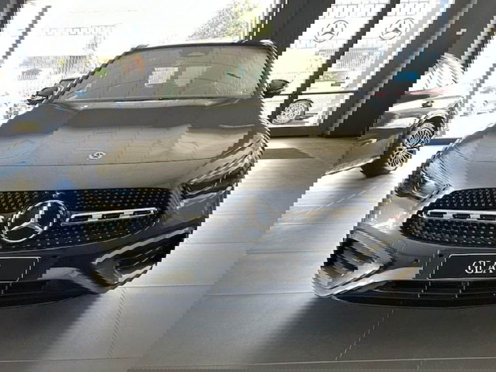 Mercedes-Benz GLA SUV nuova a Potenza (2)