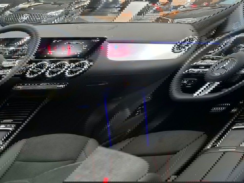 Mercedes-Benz GLA SUV nuova a Potenza (5)