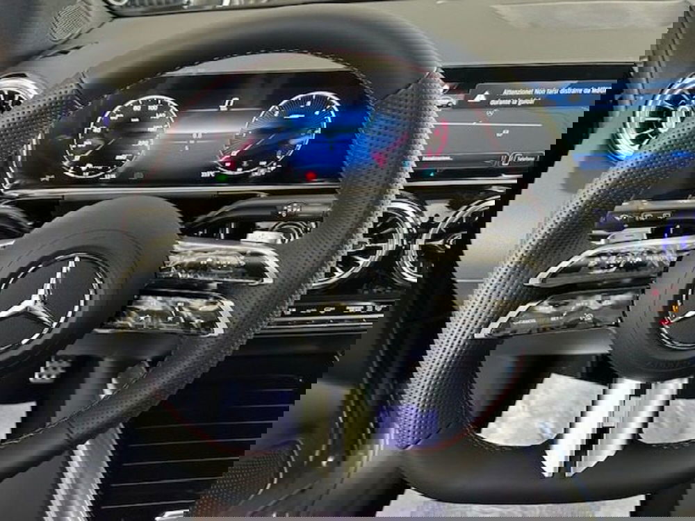 Mercedes-Benz GLA SUV nuova a Potenza (7)