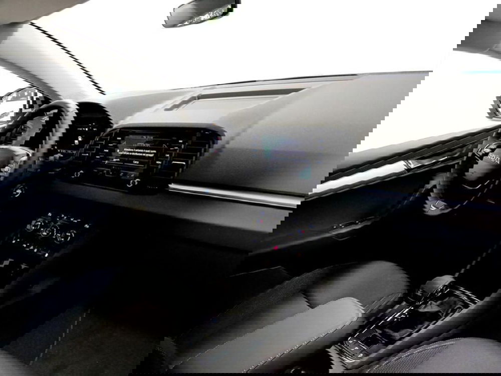 Skoda Karoq nuova a Piacenza (13)