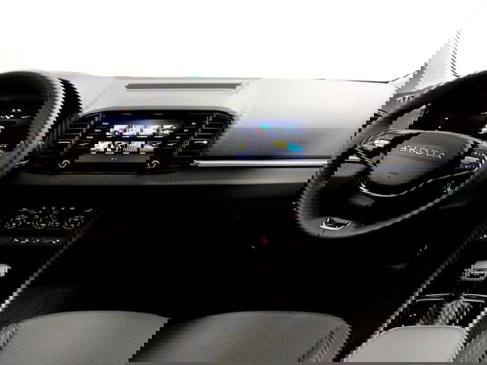 Skoda Karoq nuova a Piacenza (8)