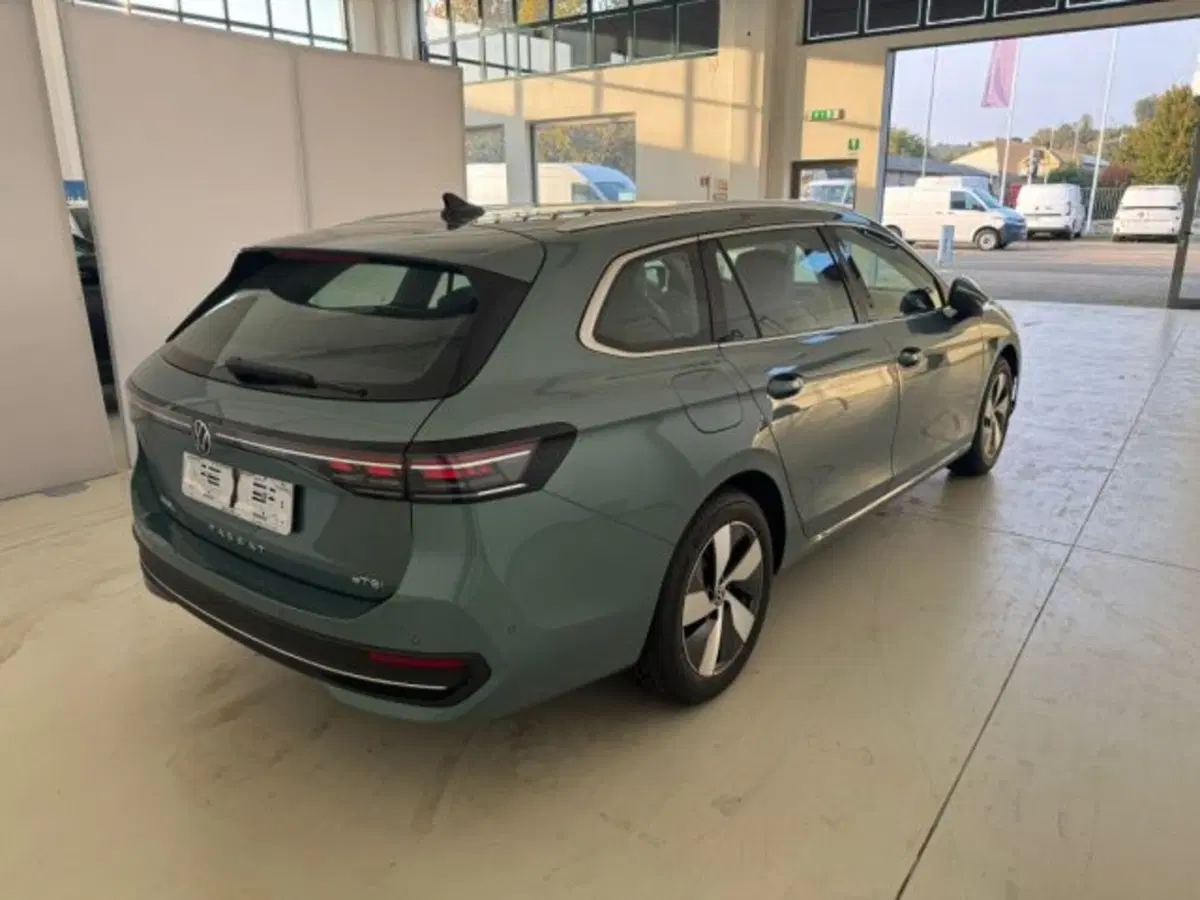 Volkswagen Passat nuova a Cuneo (5)