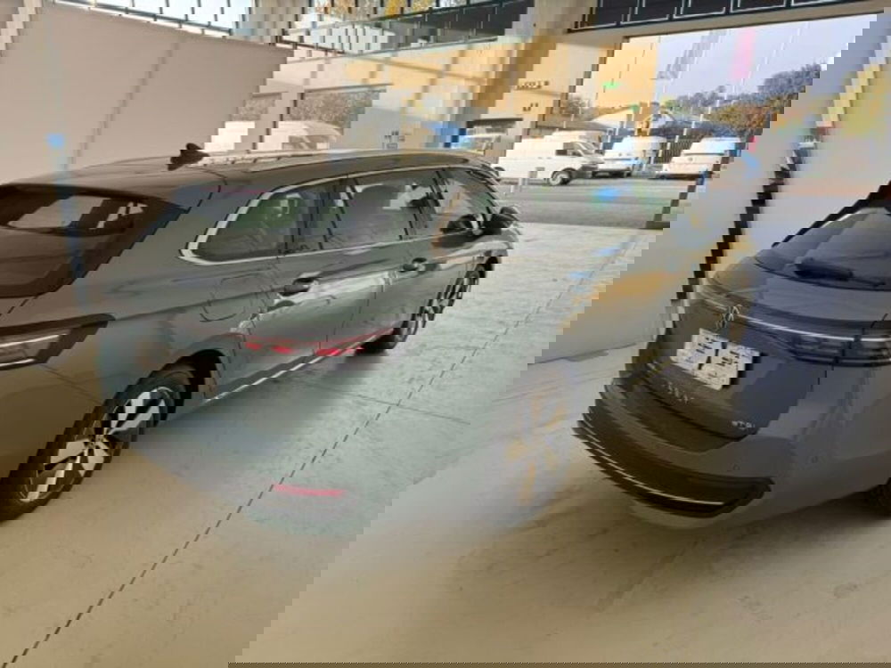 Volkswagen Passat nuova a Cuneo (5)