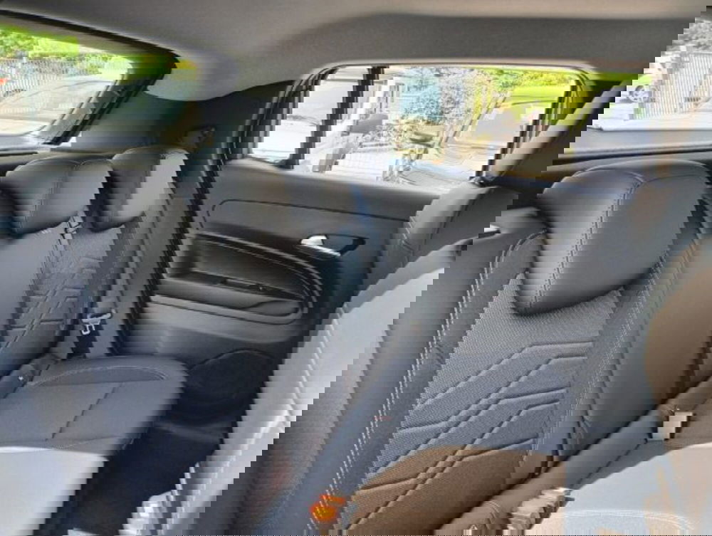 Jeep Avenger nuova a Brescia (15)