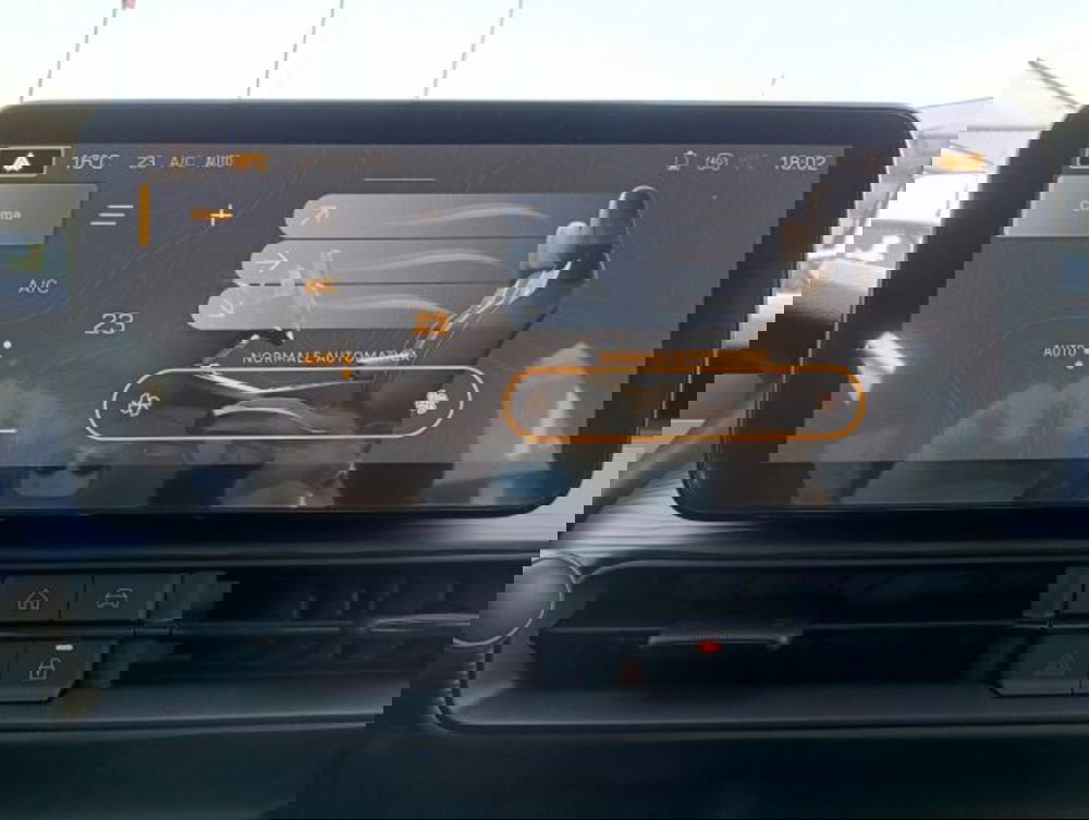 Jeep Avenger nuova a Brescia (19)