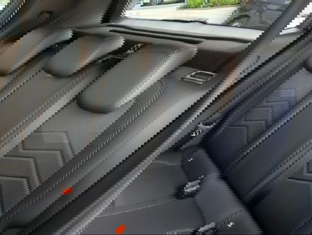 Jeep Avenger nuova a Brescia (10)