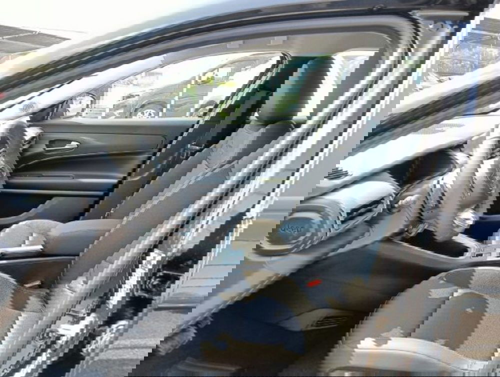 Jeep Avenger nuova a Brescia (9)