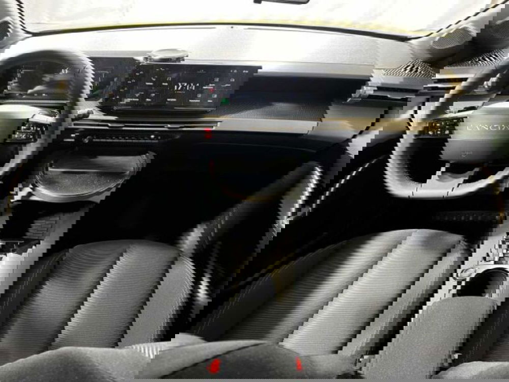 Lancia Ypsilon nuova a Sondrio (12)