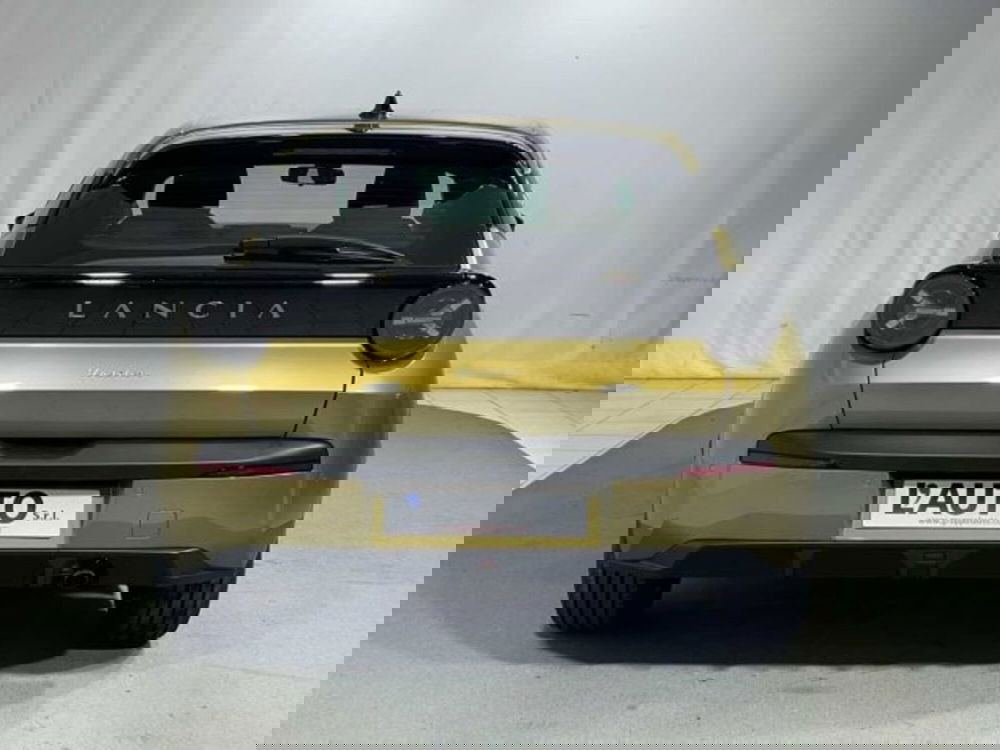 Lancia Ypsilon nuova a Sondrio (4)