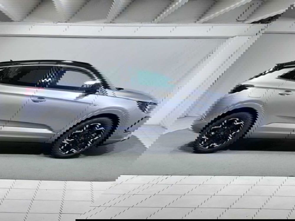 Opel Grandland nuova a Sondrio (6)