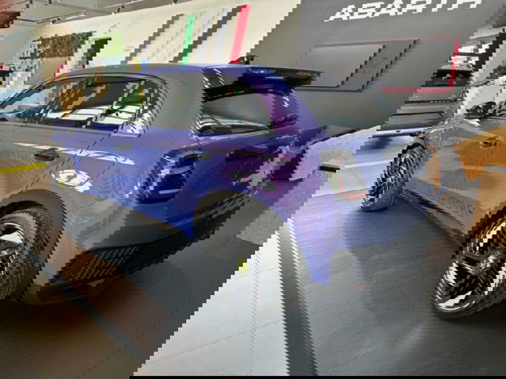 Abarth 600e nuova a Sondrio (3)