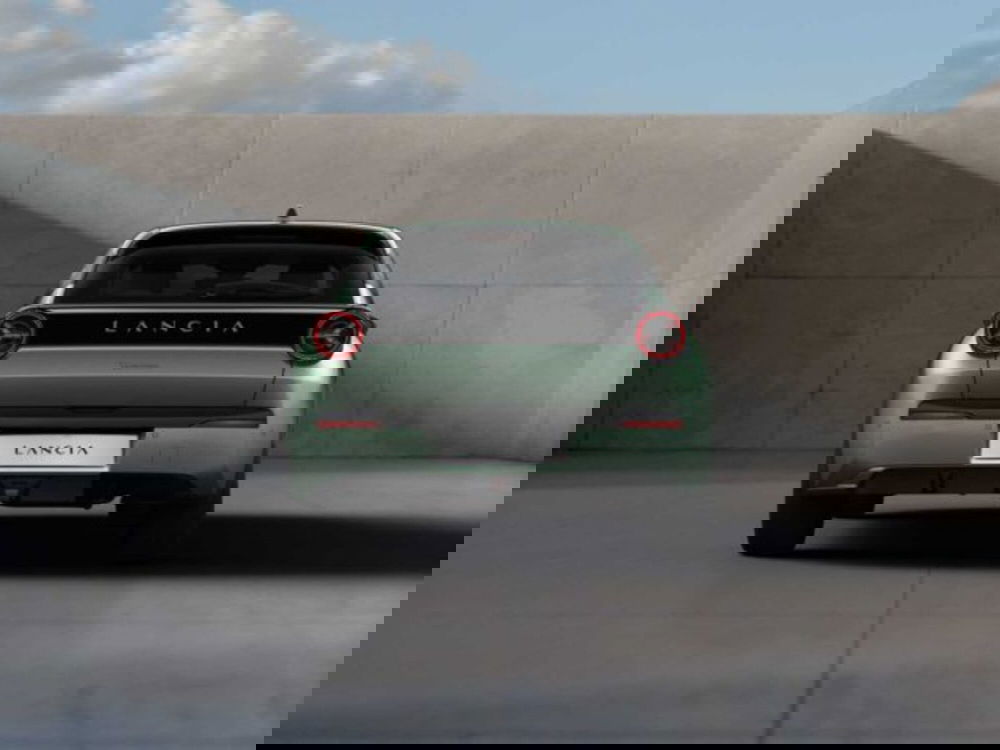 Lancia Ypsilon nuova a Sondrio (4)