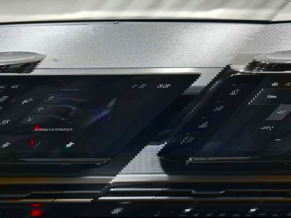 Lancia Ypsilon nuova a Sondrio (19)