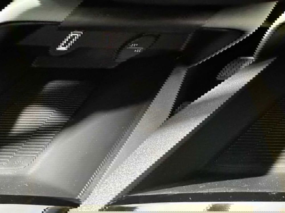 Lancia Ypsilon nuova a Sondrio (20)