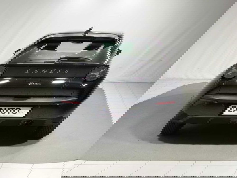 Lancia Ypsilon nuova a Sondrio (4)