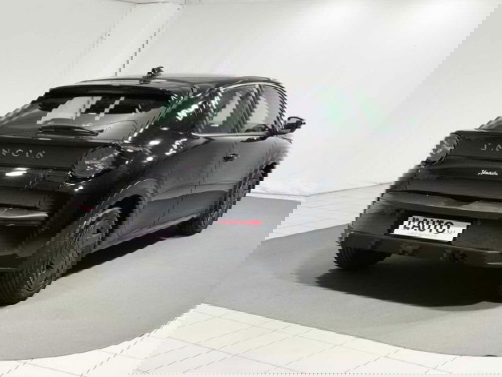 Lancia Ypsilon nuova a Sondrio (5)