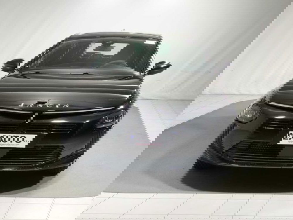 Lancia Ypsilon nuova a Sondrio (8)