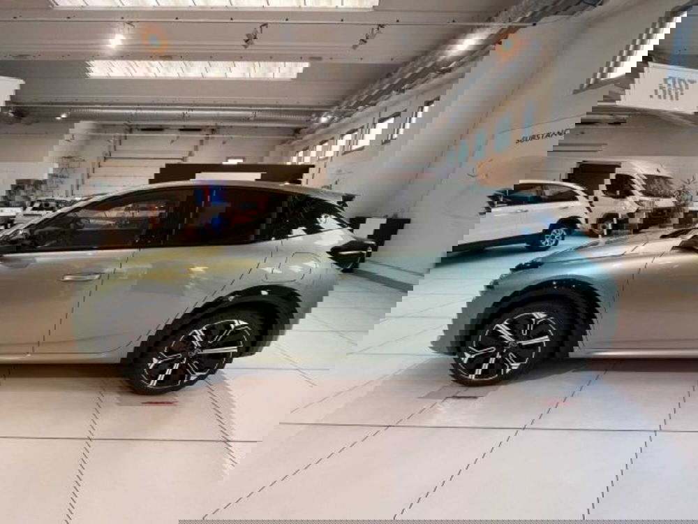 Lancia Ypsilon nuova a Sondrio (2)