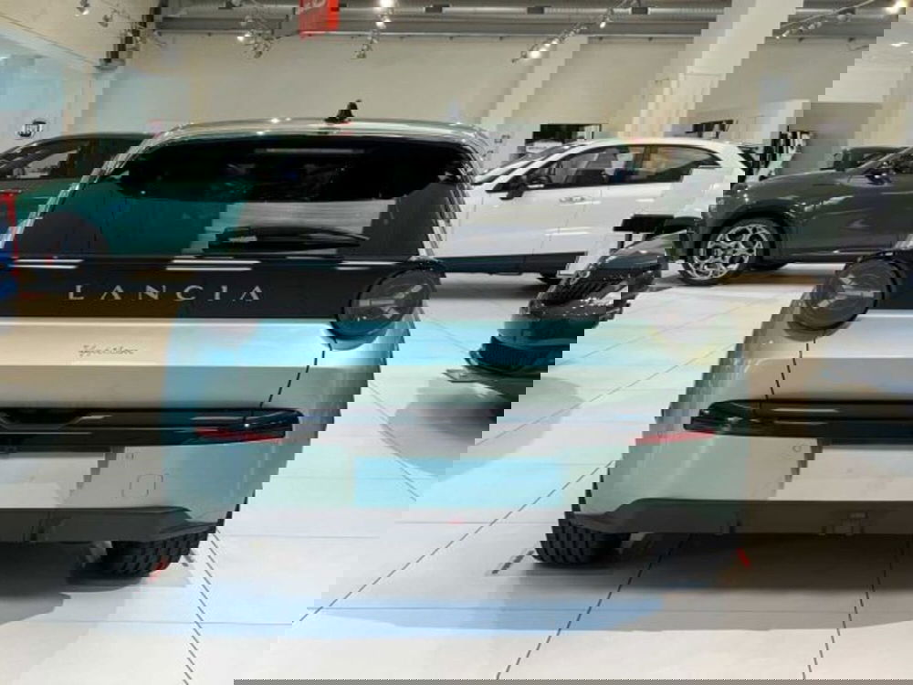 Lancia Ypsilon nuova a Sondrio (4)