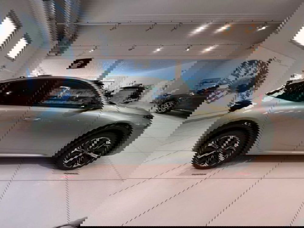 Lancia Ypsilon nuova a Sondrio (6)