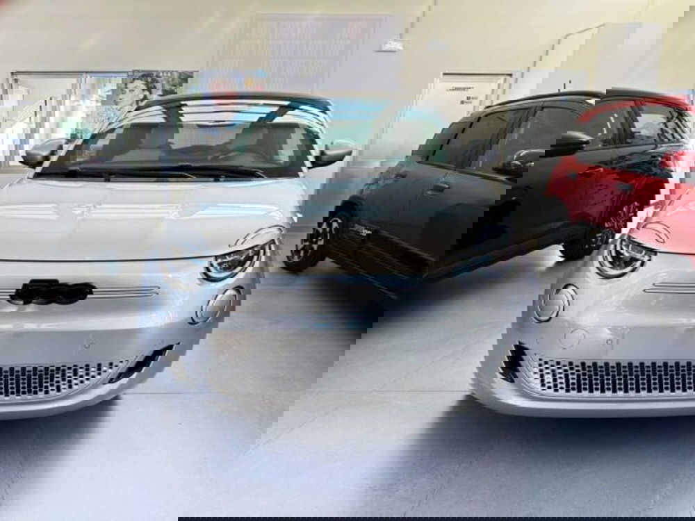 Fiat 500e nuova a Sondrio (6)