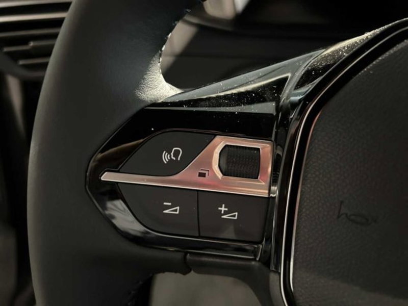 Peugeot 2008 nuova a Sondrio (17)