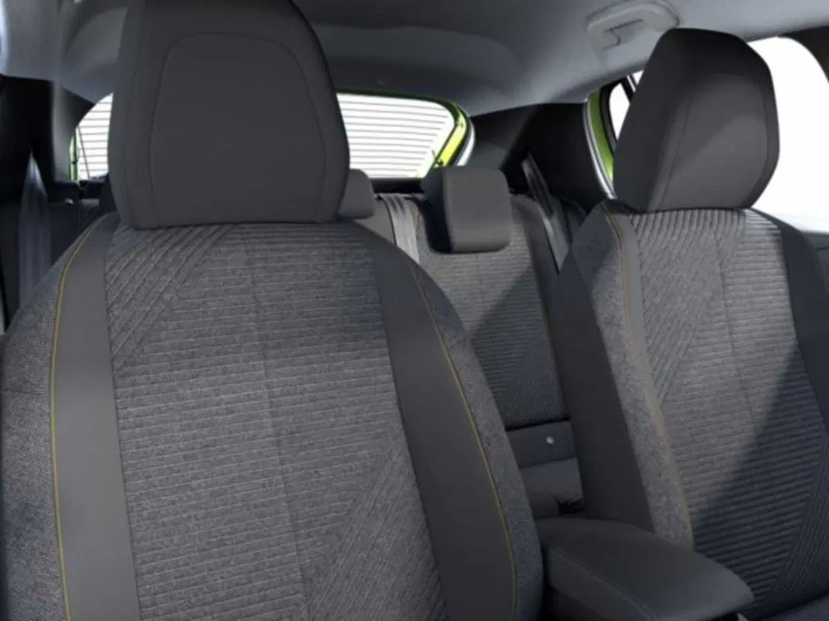 Peugeot 208 nuova a Sondrio (9)