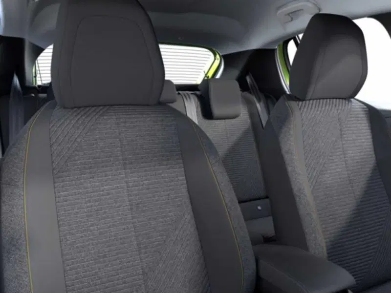 Peugeot 208 nuova a Sondrio (9)