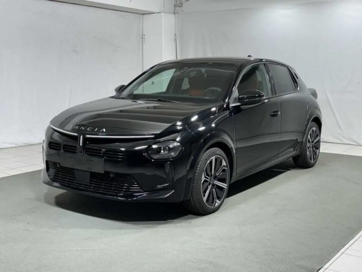 Lancia Ypsilon nuova a Sondrio
