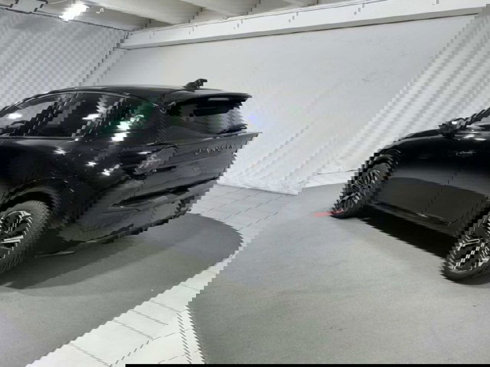 Lancia Ypsilon nuova a Sondrio (3)