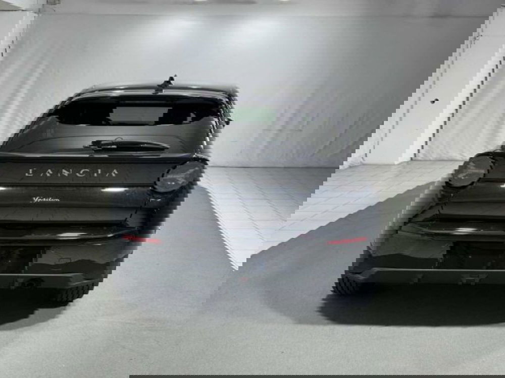 Lancia Ypsilon nuova a Sondrio (4)