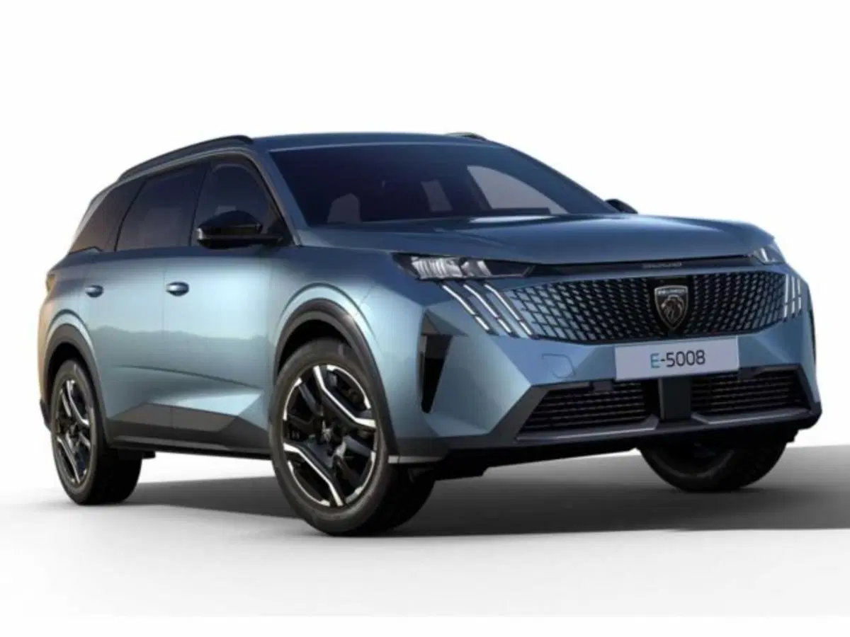 Peugeot 5008 nuova a Sondrio (5)