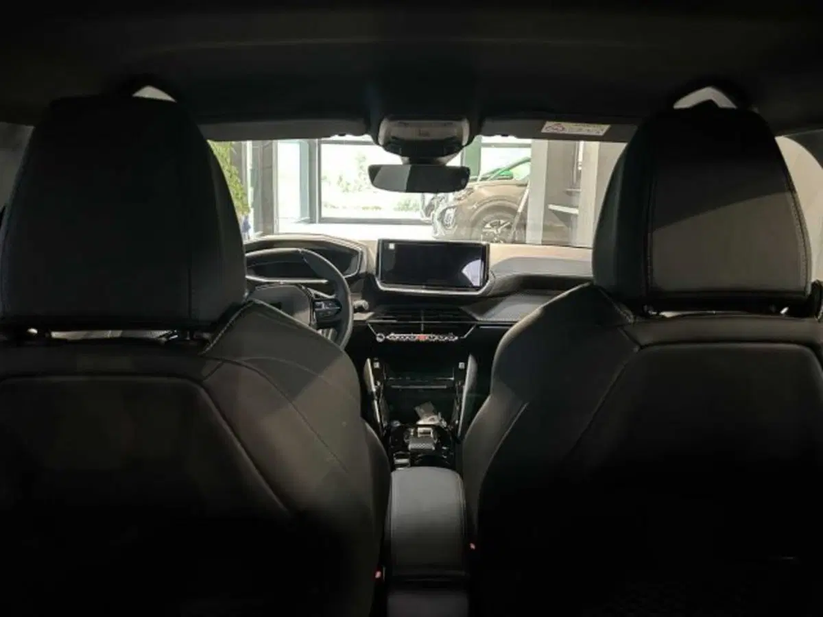 Peugeot 208 nuova a Sondrio (15)
