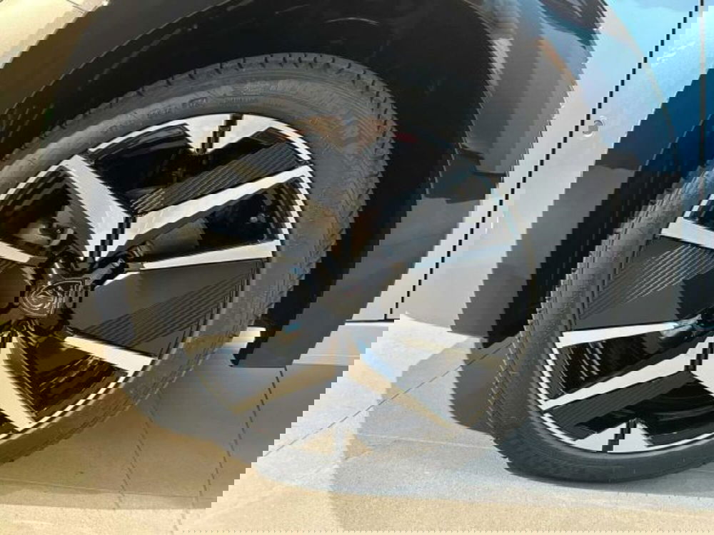 Peugeot 208 nuova a Sondrio (8)