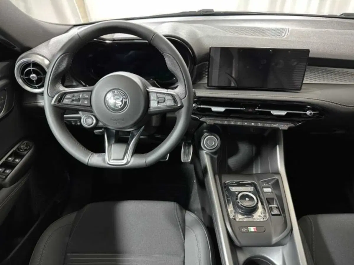 Alfa Romeo Tonale nuova a Sondrio (7)
