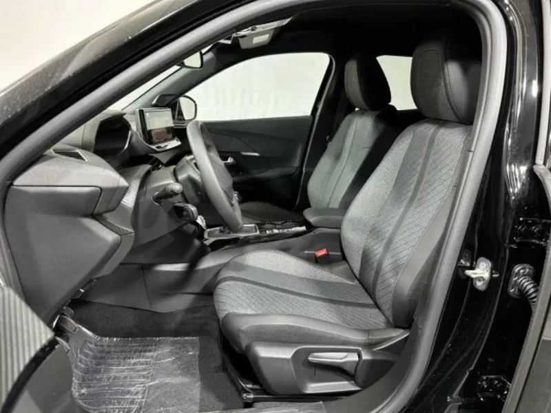 Peugeot 2008 nuova a Sondrio (4)