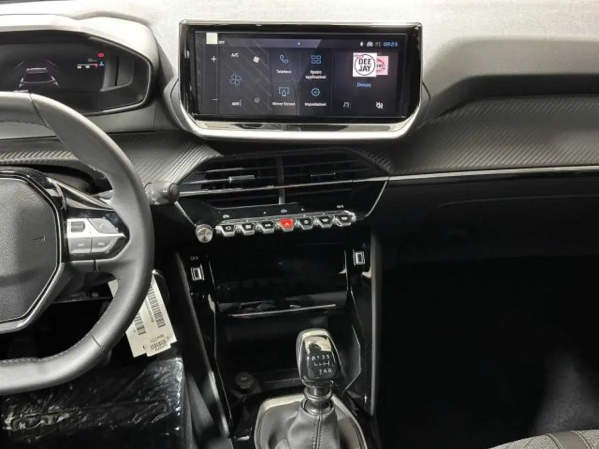 Peugeot 2008 nuova a Sondrio (8)