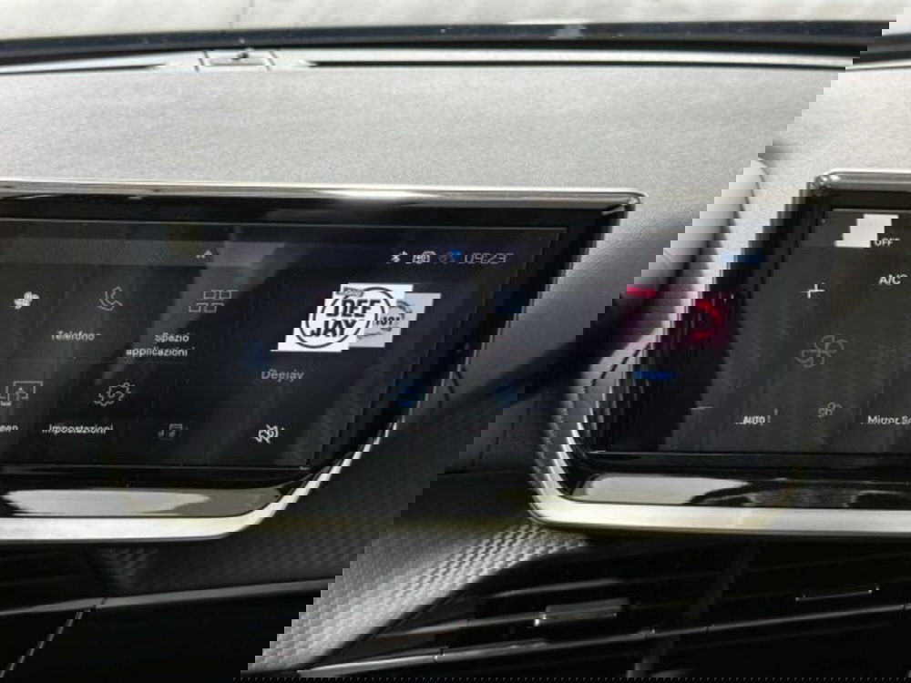 Peugeot 2008 nuova a Sondrio (19)